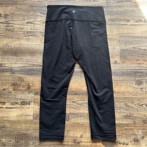 Lululemon Women's Black Cropped Leggings Size 4 GUC